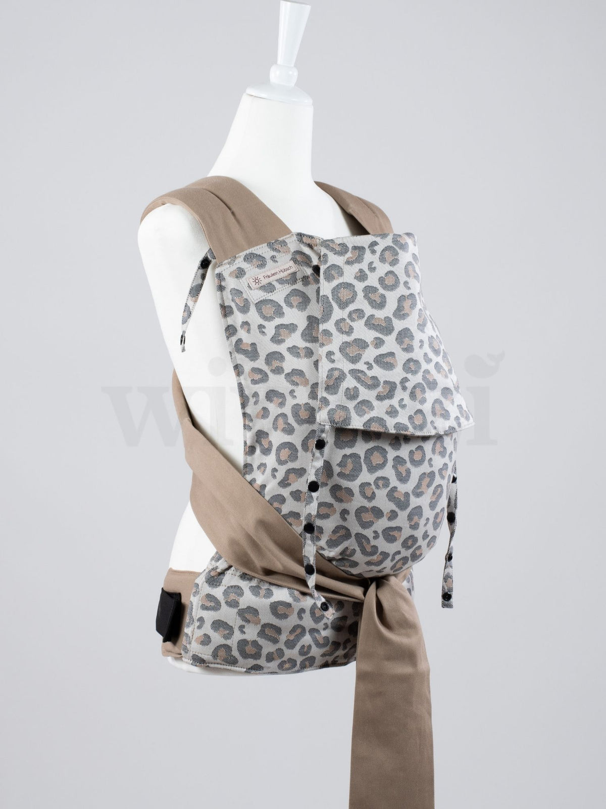 Fräulein Hübsch Mei Tai Toddlersize Leoprint – Ergonomische Babytrage aus Bio-Baumwolle