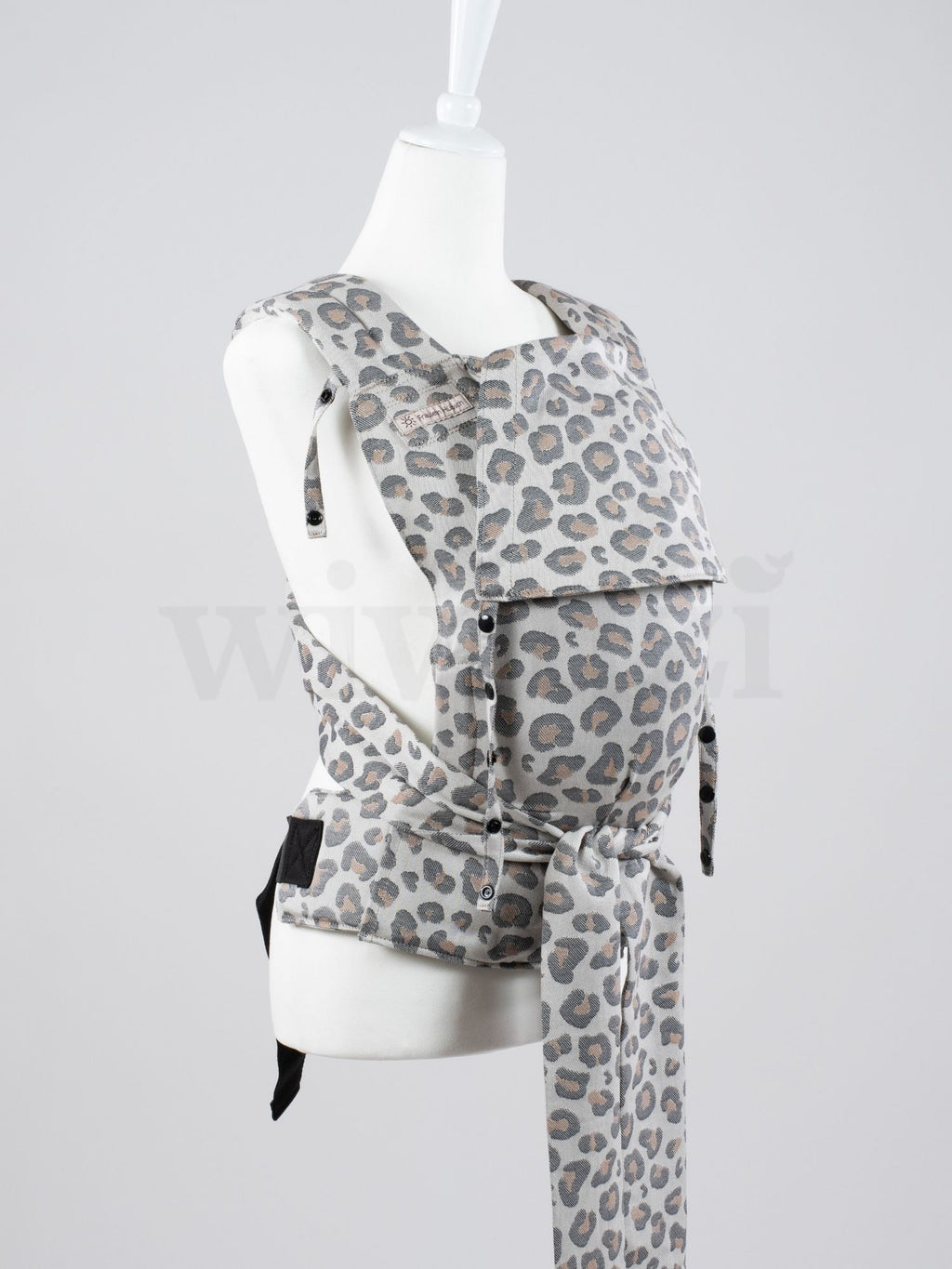Fräulein Hübsch SoftTai Babysize Leoprint – Ergonomische Babytrage aus Bio-Baumwolle