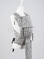 Fräulein Hübsch SoftTai Babysize Leoprint – Ergonomische Babytrage aus Bio-Baumwolle