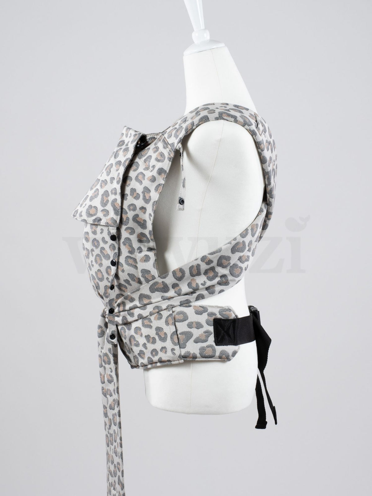 Fräulein Hübsch SoftTai Babysize Leoprint – Ergonomische Babytrage aus Bio-Baumwolle