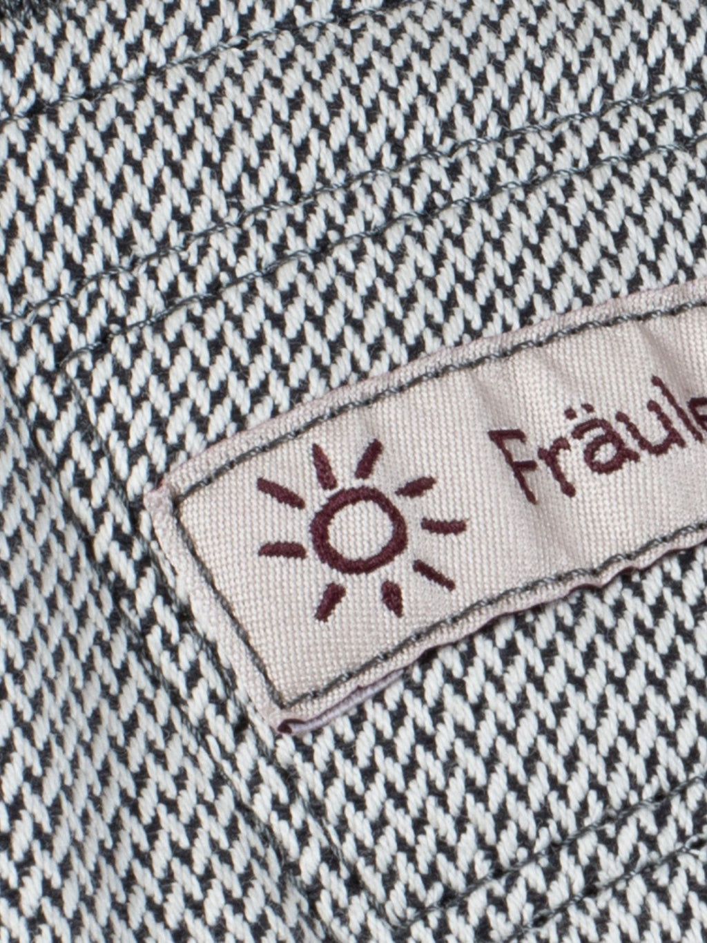 Fräulein Hübsch SoftTai V2 Toddlersize Silver – Ergonomische Babytrage aus Bio-Baumwolle